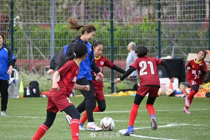 亚博体育登录入口-U20女足锁定世界杯入场券 西海岸女足收到足协感谢信|青岛市|中国女足|足球俱乐部|亚洲杯|U20女足亚洲杯_新浪体育_新浪新闻