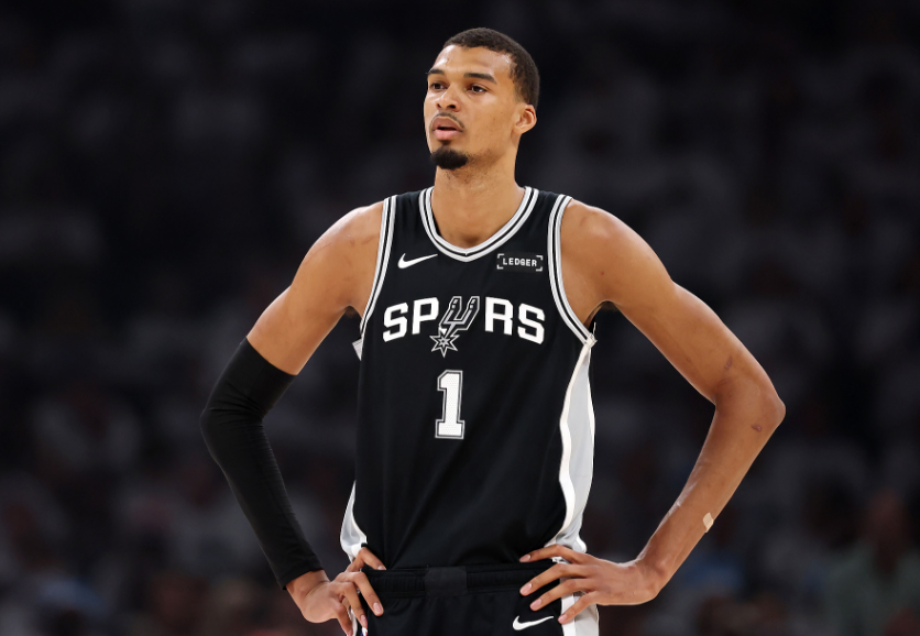 亚博体育登录入口-逃过罚款！NBA官方口头警告文班亚马 因天王山后拒绝采访